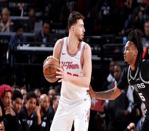 16分逆轉(zhuǎn)！馬刺改變了戰(zhàn)術(shù)，杜蘭特談文班明牌，烏度卡你調(diào)整太慢