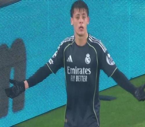 馬卡：居萊爾被換下時非常憤怒，他向阿韋洛亞攤手表示不滿