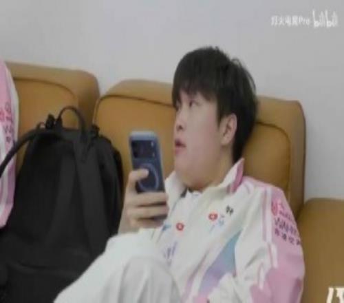 結(jié)束了豆瓣發(fā)帖：Bin后面還是要繼續(xù)打的BLG買Viper沒花很多錢