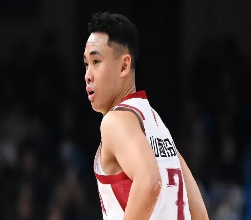 CBA五頂薪球員身價暴跌！數據差+戰績差，范子銘無力吐槽！