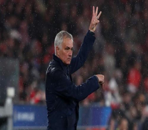 阿斯：穆里尼奧不愧是戰(zhàn)術(shù)大師，皇馬完敗于他的招牌穆式反擊