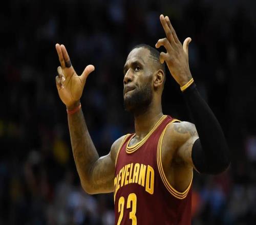 湖人最大分差！詹姆斯在場(chǎng)邊哭了...騎士愿他回歸！