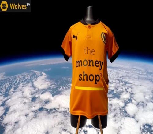 關(guān)注一場(chǎng)失敗的球衣飛天秀，“死侍”的足球營(yíng)銷失靈