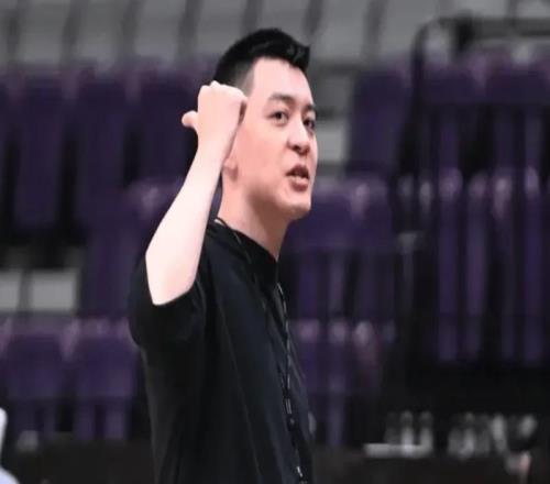 楊鳴離職后解說NBA，談未來計劃等待工作或其他選擇，有望回CBA