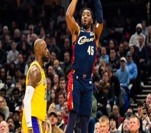 湖人30分慘敗騎士，東契奇29分！詹姆斯低迷，湖人短板愈發明顯