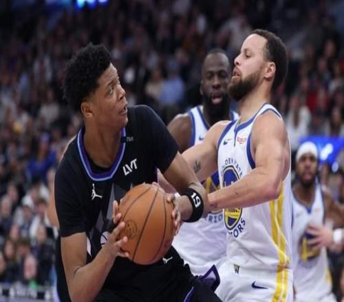 替補(bǔ)狂轟67分！勇士8人上雙創(chuàng)賽季新高！庫里27分迎得分里程碑