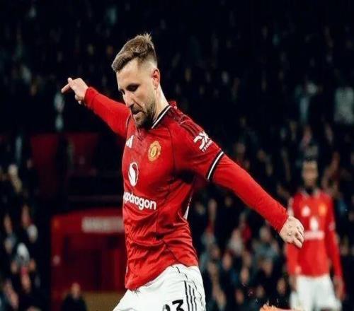 太陽報(bào)：對(duì)陣曼聯(lián)的賽后，阿爾特塔完整看完2遍比賽錄像盧克肖是本賽季隊(duì)內(nèi)英超出場時(shí)間最多的球員