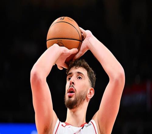 又一次打出了災難級表現，火箭還是趕緊調整內線支柱的場上角色吧