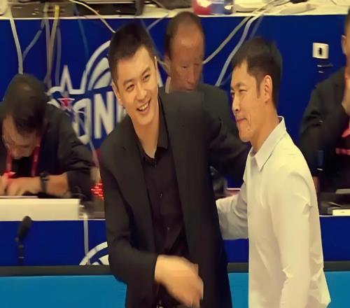 張慶鵬雖已率隊(duì)取得3連勝！但球迷仍希望楊鳴執(zhí)教,彼此確實(shí)有接觸