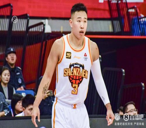 新民晚報(bào)報(bào)道CBA第一鐵人出乎上海男籃意料_CBA直播