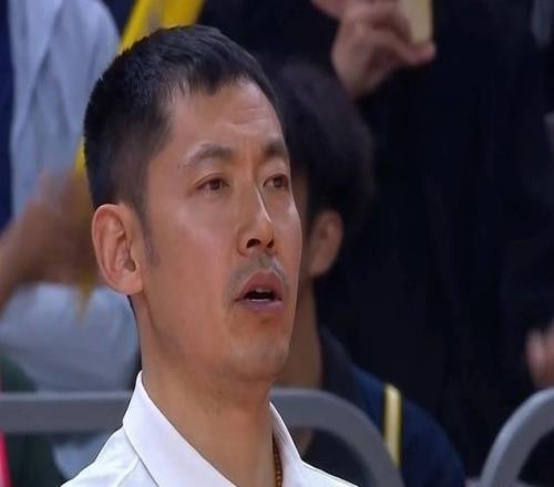 張慶鵬：北控三連勝不算走出泥潭，反彈要看后面20場比賽