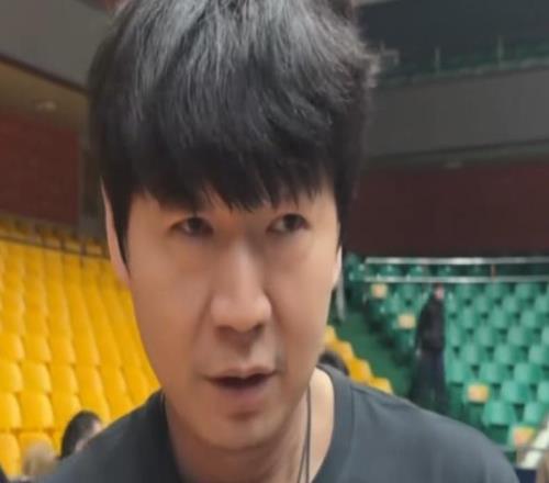 廣州山東踩場！小高與艾倫敘舊+與鮑威爾PK中場三分，邱彪談疲憊