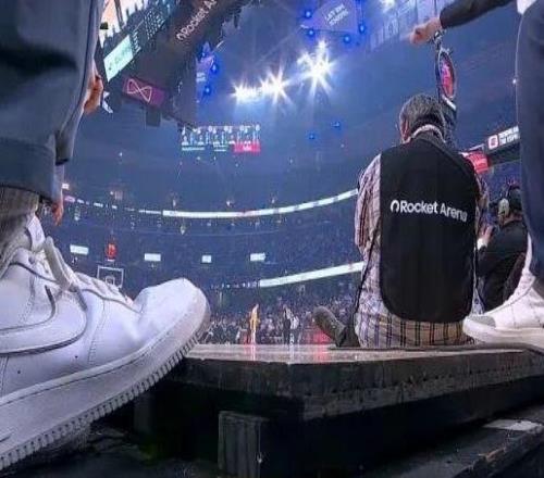 一圖流NBA你要死啊！小人物受傷賽季報銷你不管，東子差點受傷就管了！