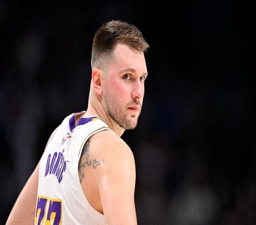 湖人虐奇才2喜2憂！東契奇連爆，雷迪克糟糕用人，未來賽程艱難！