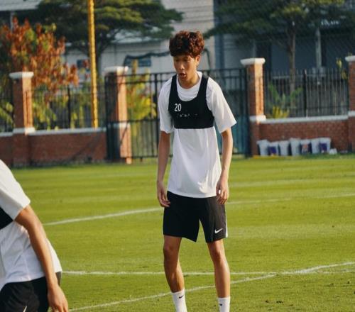 銅梁龍老弱病殘！囤一堆小將僅韋所為來之即戰，簽36歲中衛埋隱患