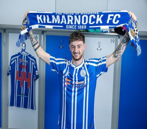 曼聯(lián)官宣冬窗出售第二人！滕哈格愛將再次出租，其首簽或壓哨離隊(duì)