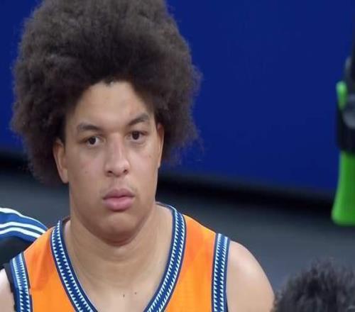 張鎮麟關鍵補扣，上海男籃險勝深圳，盧偉奇招制勝，新星16+7+8