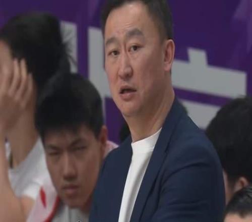 打的啥呀！青島男籃不敵魚腩，劉維偉吞下5連敗，雙外援哐哐打鐵