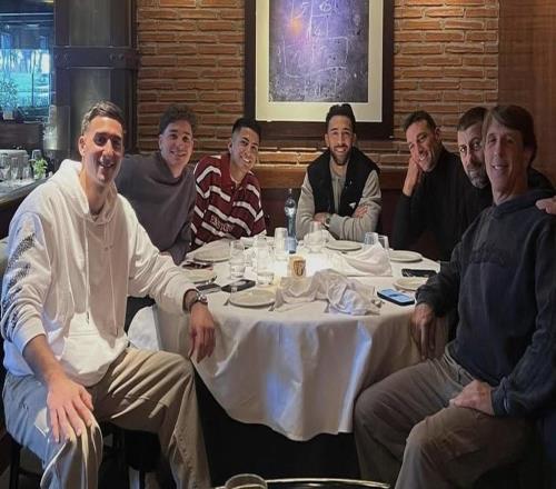 斯卡洛尼造訪馬競訓練基地，并與馬競隊內阿根廷國腳共進晚餐