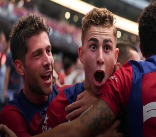 記者：費爾明最初只是偶然參與巴薩一線隊訓練，哈維提拔了他