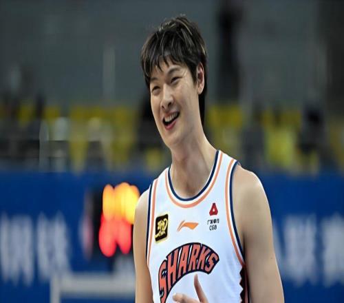 20分鐘！轟24分18板，王哲林找到爭冠好幫手盧偉樂開了花