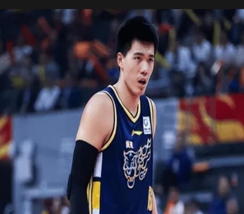 廣東隊(duì)外援難題，內(nèi)線必須補(bǔ)強(qiáng)，換掉薩林杰或者麥考爾