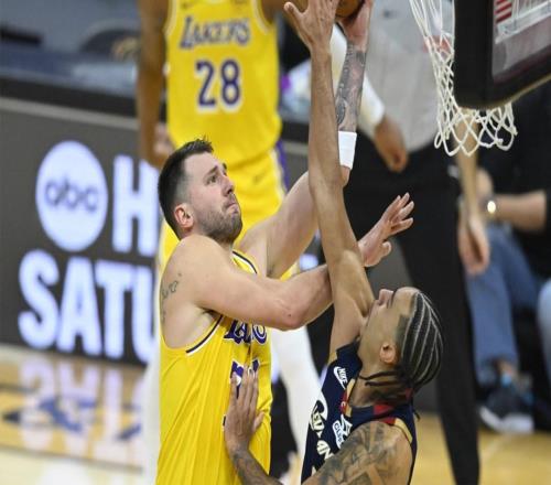 是時候了，湖人隊東契奇遭遇意外受傷，騎士隊或?qū)⑿薷那驁鲈O(shè)計