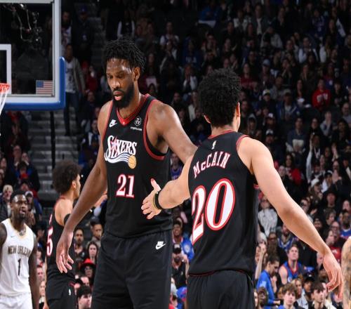 轟40+11+4！31歲MVP中鋒滿血復(fù)活：東部爭霸再生懸念