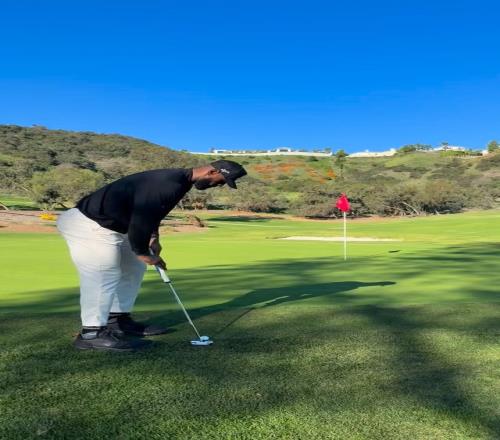 詹姆斯談熱愛挑戰高爾夫球場上的寧靜令人著迷_NBA直播