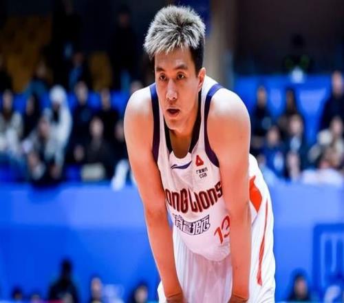 6分4次失誤,山東隊贏球還得靠郭艾倫,廣州隊比北京首鋼還冤枉