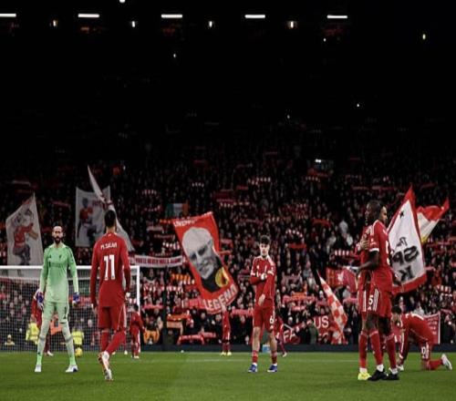 暖心，利物浦與紐卡的比賽前雙方球迷為基岡送上了鼓勵的掌聲