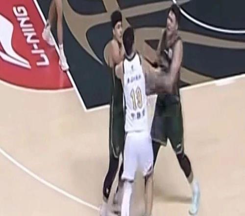 CBA對四川南京發生沖突球員停賽處罰