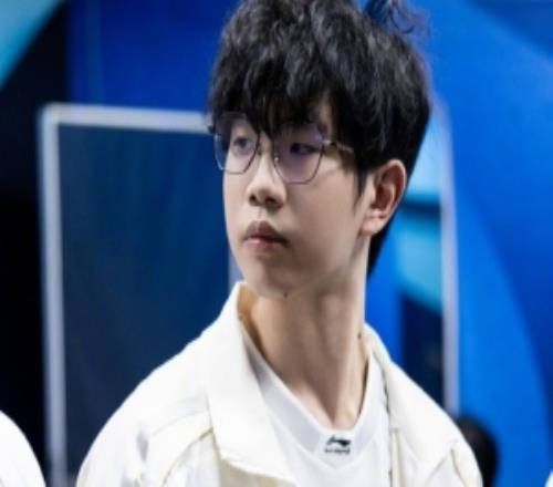 IG超話熱議：這ad是人啊那局游戲不是3分鐘對線直接玩不了了