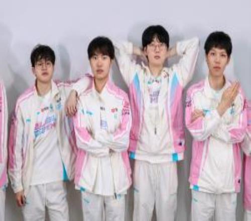 點(diǎn)誰呢BLG賽后分享選手合照：保持紀(jì)律性！