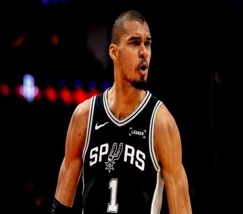 丟絕平+遭二輪秀冰封！文班成馬刺5戰3負罪人：2.24米命中率僅42%