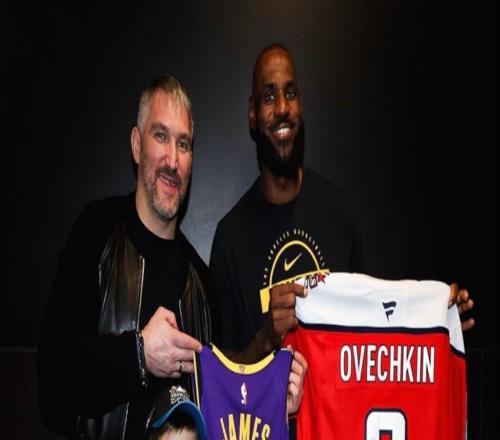 邁克布朗：詹姆斯天賦非常強(qiáng)！人品更是無(wú)法被挑剔！