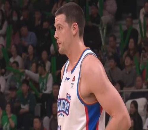 漂亮！遼籃強勢逆轉魚腩，惹不起的第三節回來了，狀元郎獨砍22分