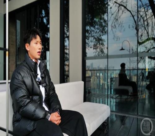 對話當(dāng)事人向余望：雖然我們和足球強國有差距，但差距看得見摸得著