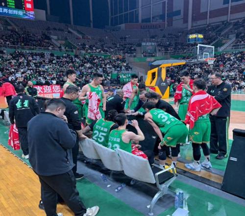 爆砍105分遼寧隊集體暴走！趙繼偉12+9甘當綠葉王嵐嵚22分打瘋了