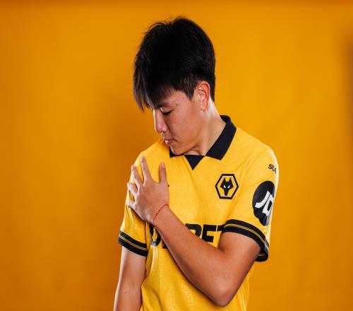 東體報道：狼隊花費珍貴的ESC名額為徐彬鋪路，顯然是看好他的潛力與未來_英超直播