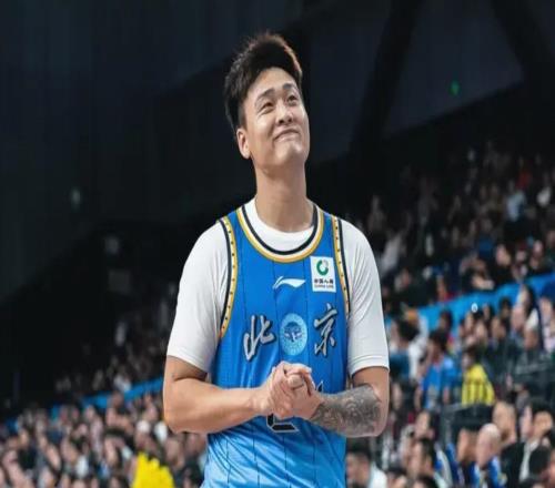 網傳趙睿怒懟新疆球迷：新疆人民沒有主觀思想回去打馕吧