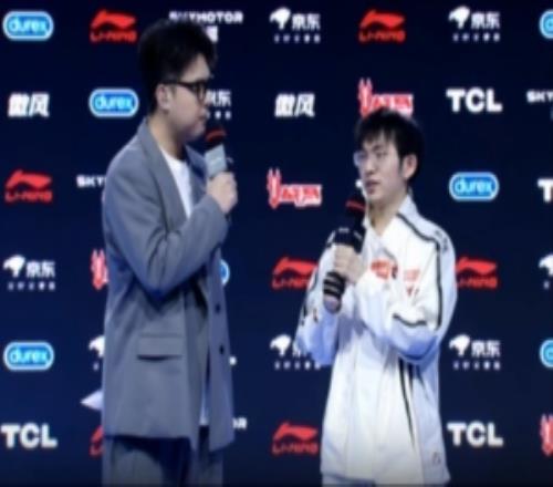 賽后采訪圣槍哥：我們下路組非常可靠，不管什么英雄都能拿出來