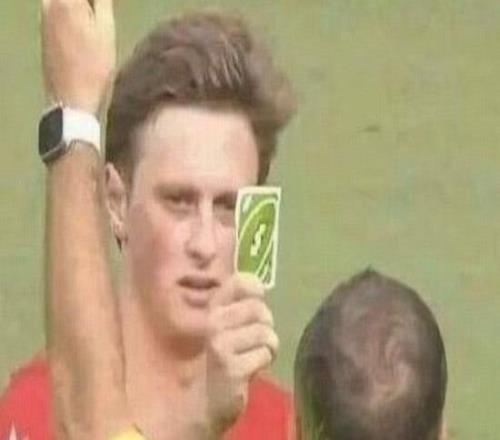 被出示黃牌，西蒙斯社媒曬知名網(wǎng)紅uno梗圖