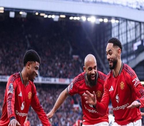 很魔性，阿馬德學(xué)庫尼亞慶祝動作跳舞，林加德捧場：