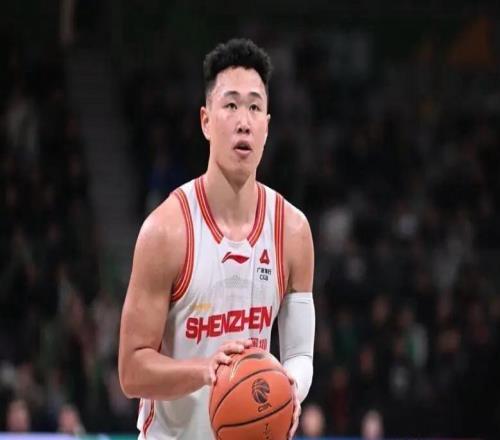 中國男籃決戰(zhàn)日本隊，最新大名單曝光，徐杰還沒戲，頂級鋒線加入