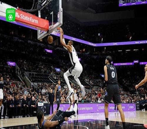 馬刺6人上雙112103力克魔術，文班亞馬25分8板5帽