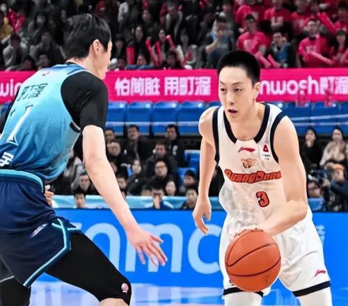 CBA排名一夜大變！廣東被爆冷排第3，北京2分憾負，四川慘敗58分