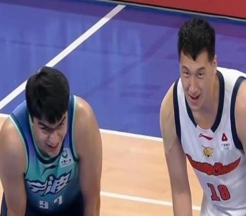 CBA慘烈一戰(zhàn)！王少杰焦泊喬領銜5犯離場雙方爆發(fā)53犯規(guī)76罰球