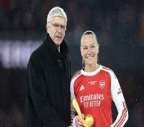 重返酋長球場，溫格為阿森納女足頒發女子冠軍杯冠軍及金靴獎