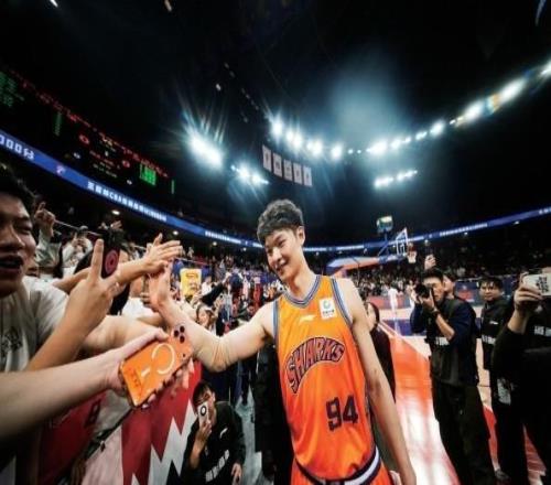 王哲林：想試試能不能拿最佳第六人，把CBA所有獎項都拿齊